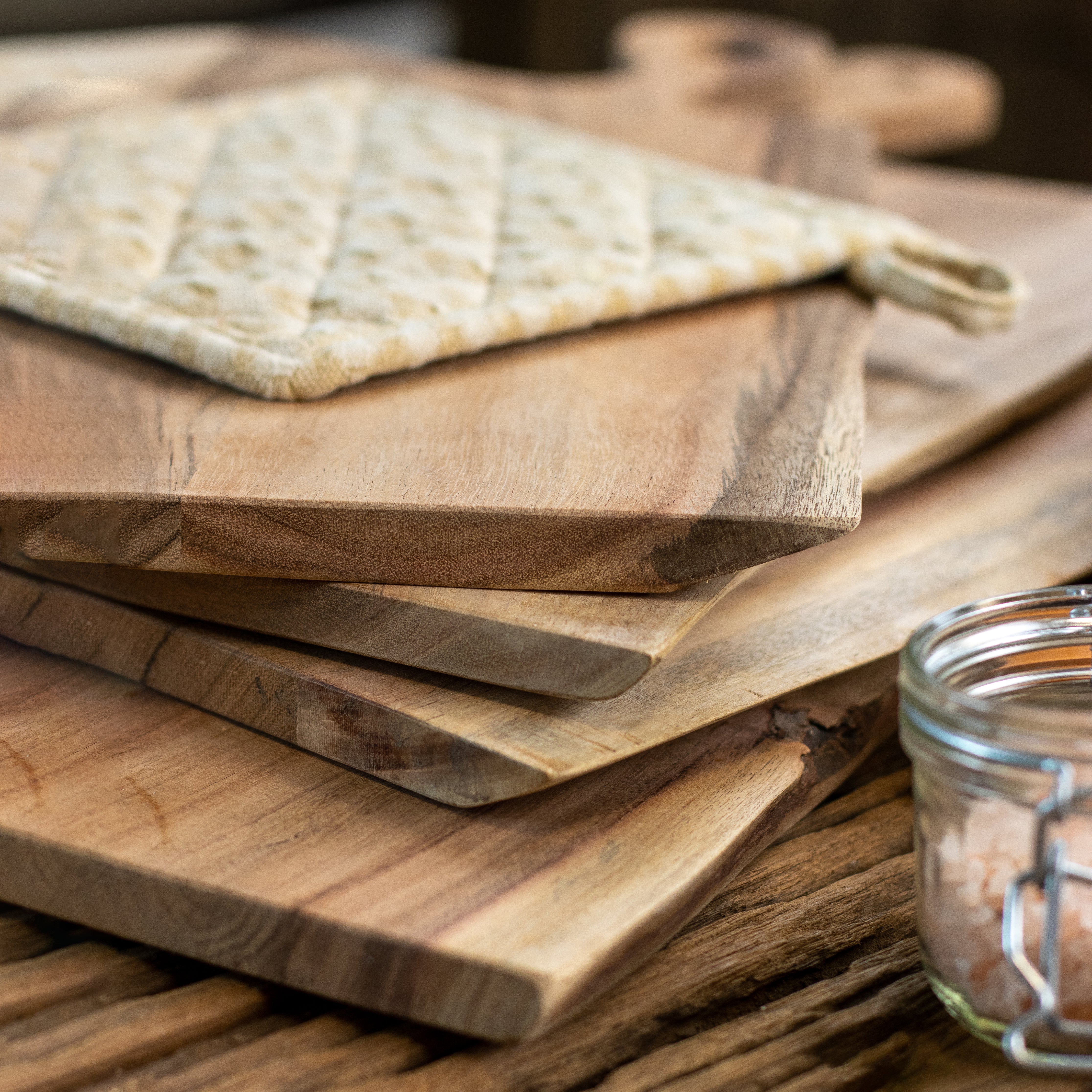 Comment bien entretenir sa planche à découper en bois ? - Menastyl