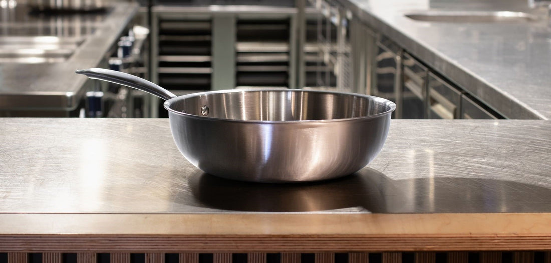 Comment réussir sa cuisson dans l'inox : Le secret du test de la goutte d'eau - Menastyl