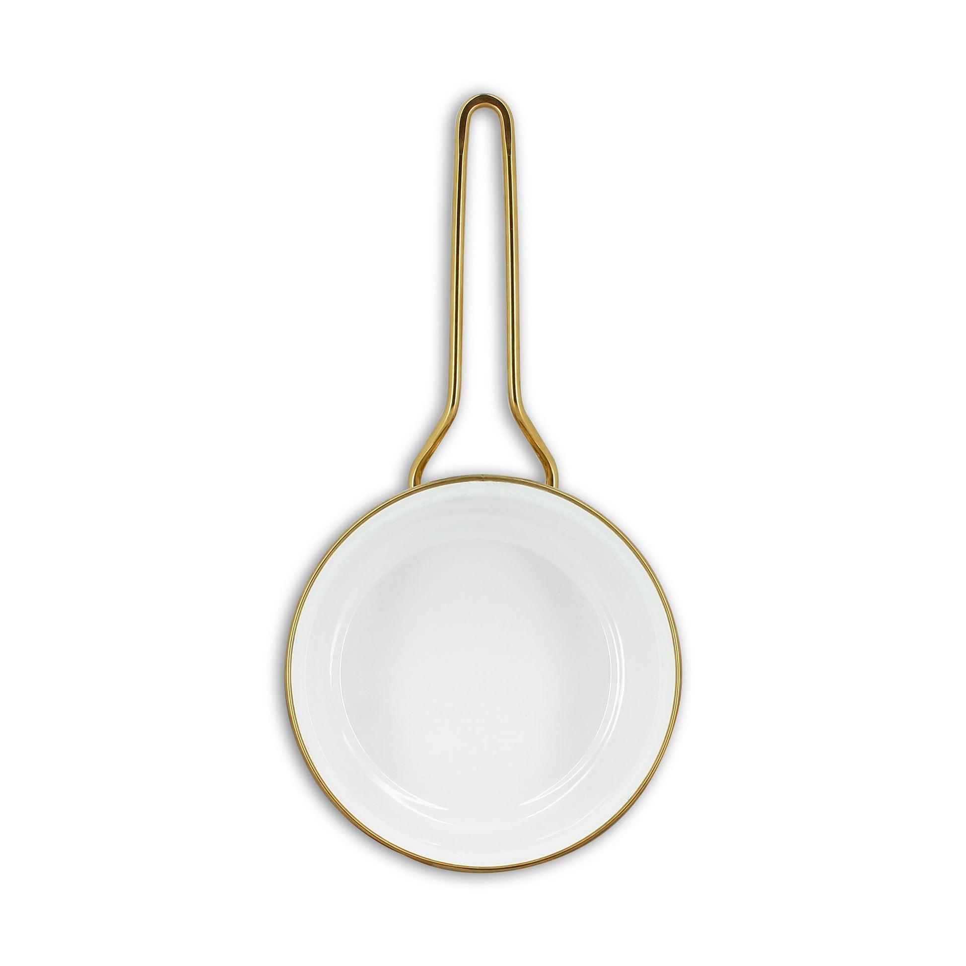 Casserole Vichy 18cm en acier émaillé blanc avec liseré doré, vue de dessus sur fond blanc