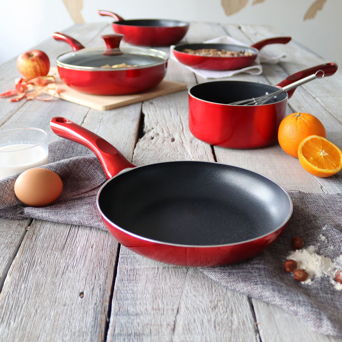 Set of 3 Cerise aluminum pans 20/24/28 cm