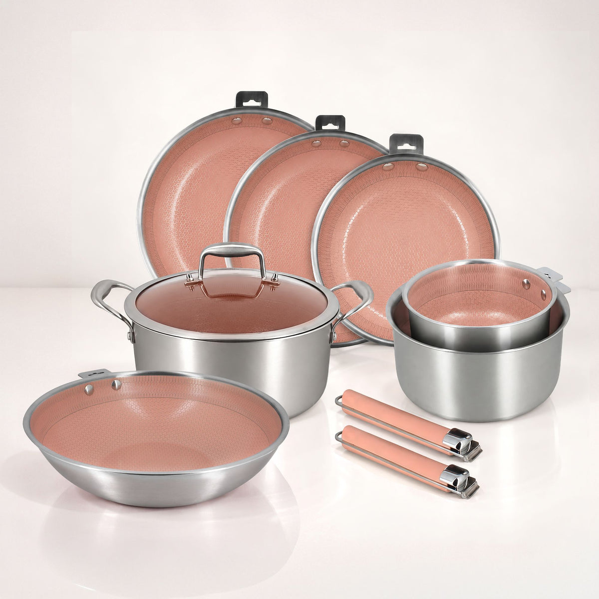 Batterie de cuisine Aglaé 10 pièces en acier inoxydable avec revêtement rose gold, vue d'ensemble complète