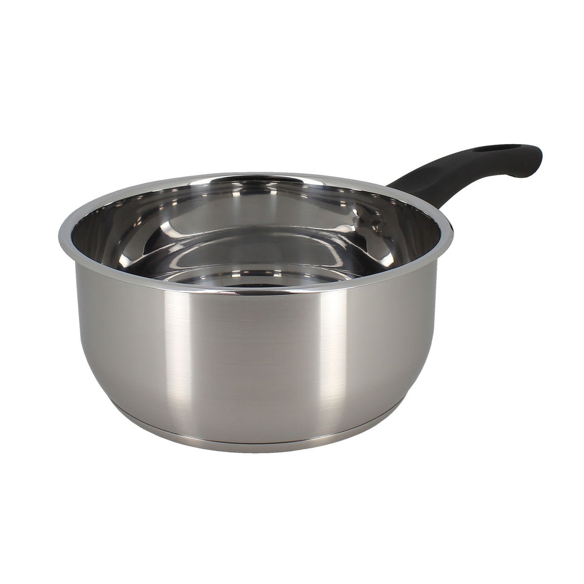 Casserole First 20 cm en acier inoxydable Menastyl avec poignée noire, vue de trois-quarts sur fond blanc