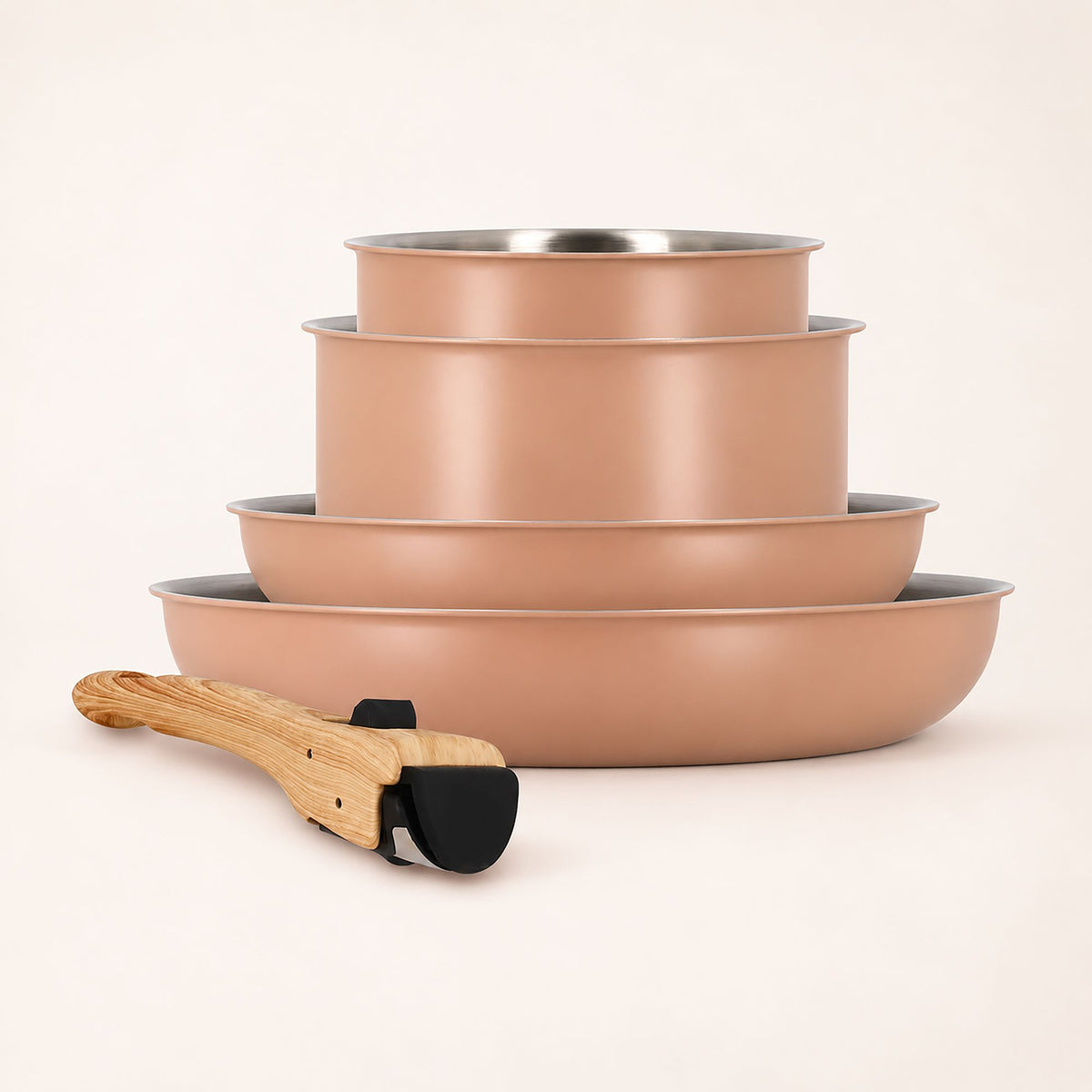 Set de 5 pièces Easynox Amovible empilé en rose cuivré avec poignée bois détachable, vue d'ensemble sur fond clair
