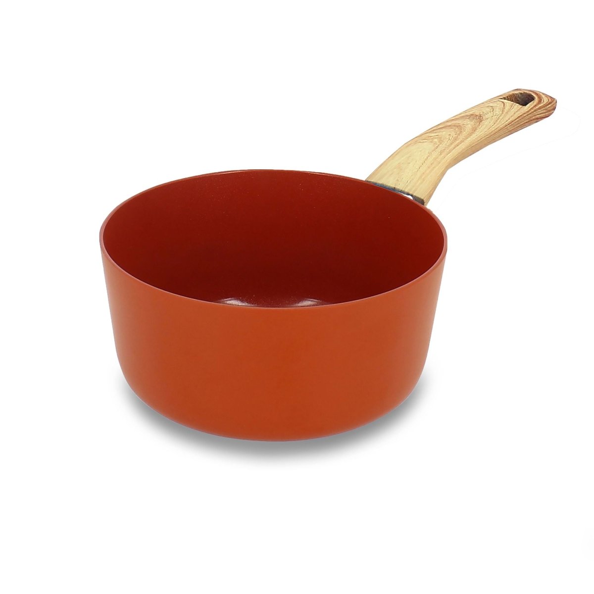 Casserole Colorama 16 cm rouge orangé avec manche en bois clair, vue en perspective sur fond blanc