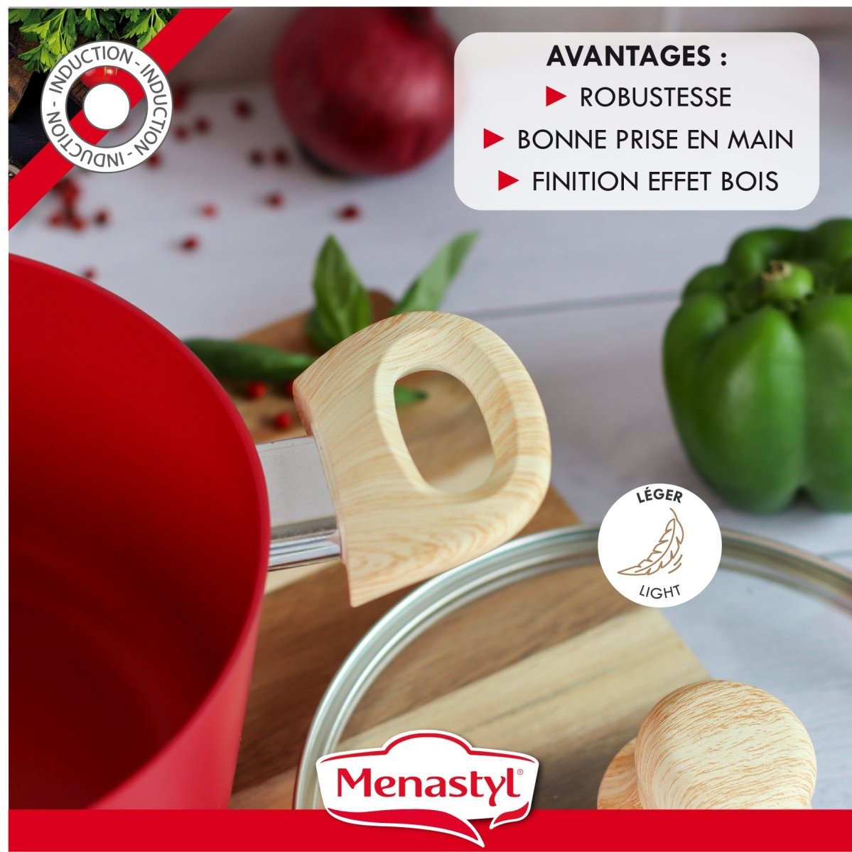 Faitout Colorama rouge 20cm avec poignée bois effet naturel, compatible induction, vue mise en scène avec légumes