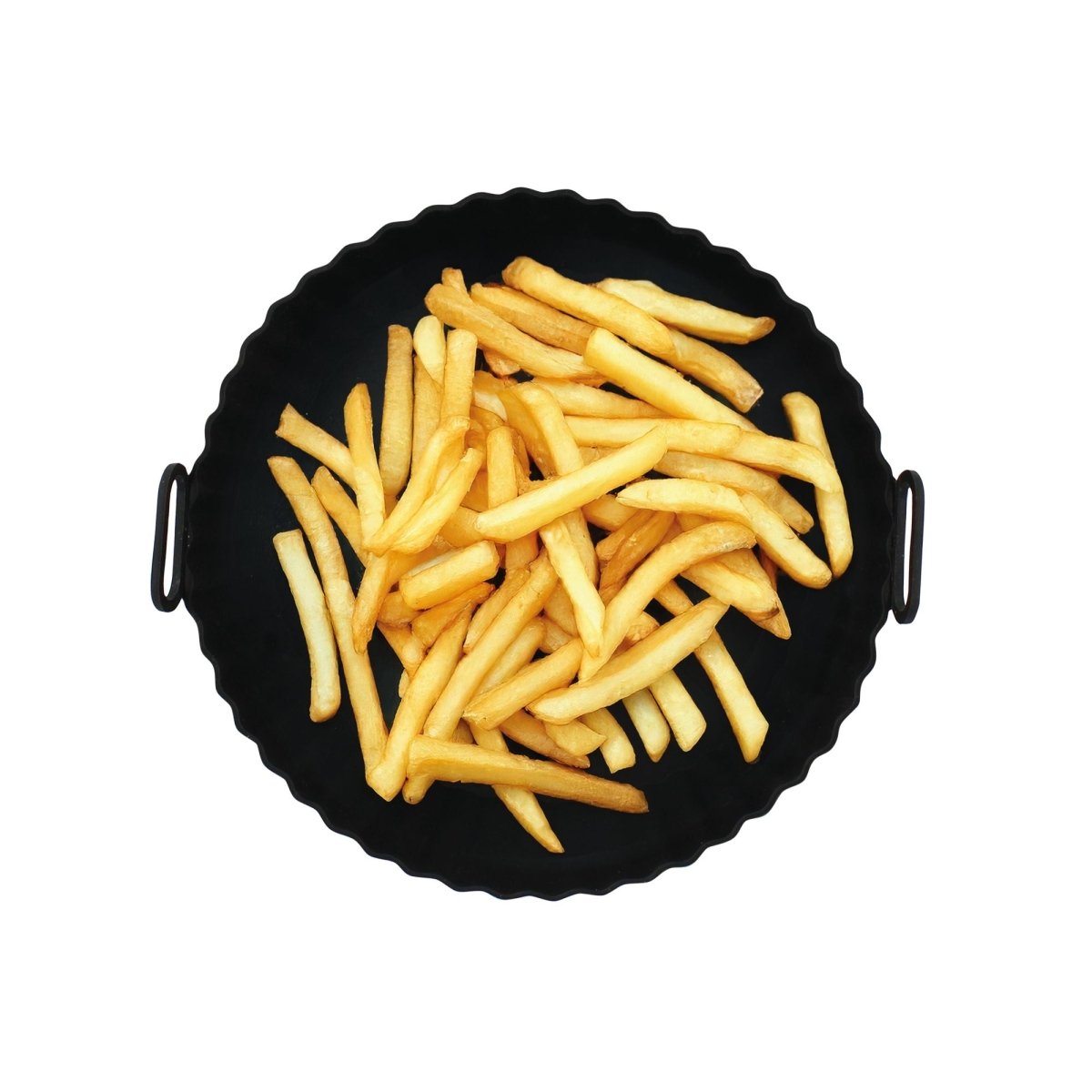 Moule rond en silicone noir pour friteuse à air rempli de frites dorées, vue de dessus