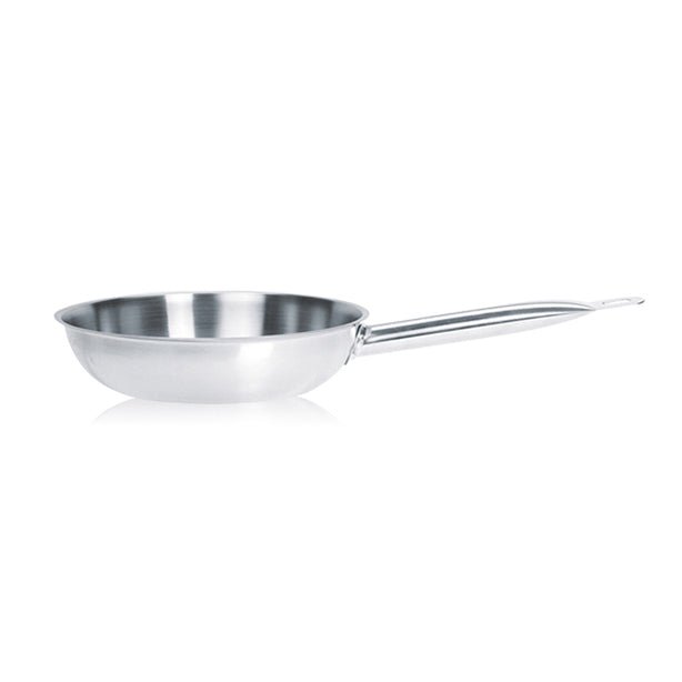 Poêle professionnelle 24 cm en acier inoxydable Menastyl avec poignée tubulaire, vue latérale sur fond blanc