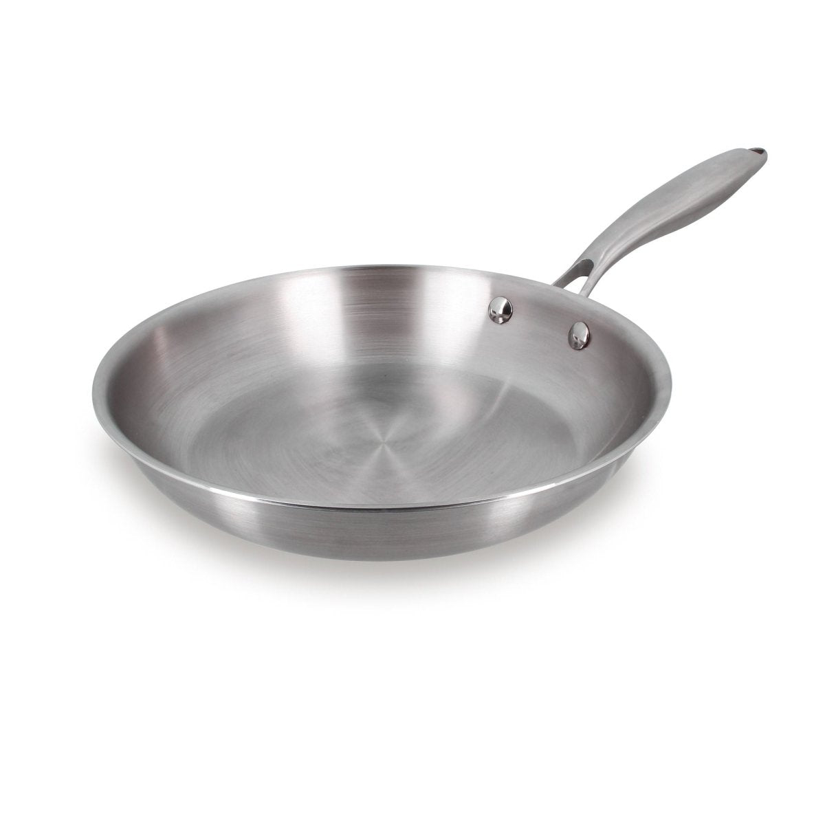 Poêle Trinox 24cm en acier inoxydable triple couche Menastyl, vue de trois quarts sur fond blanc