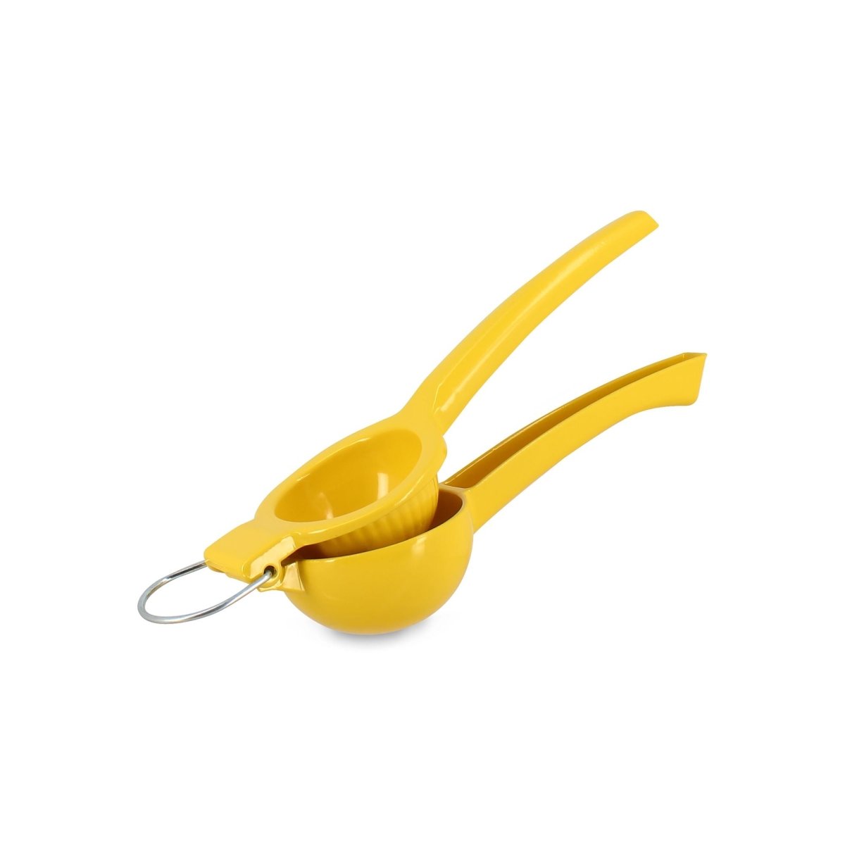 Presse-citron manuel 22cm en aluminium jaune Menastyl, vue de trois-quarts sur fond blanc
