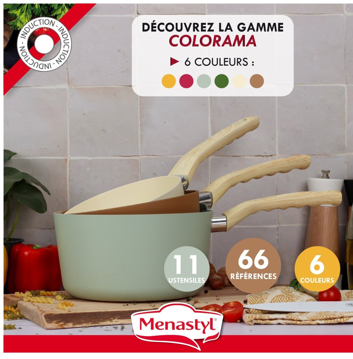 Set de 3 casseroles Colorama avec poignées bois, coloris céladon jaune et marron, ambiance cuisine carrelage beige