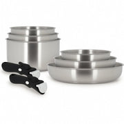 Set de 8 pièces Iris Menastyl en acier inoxydable avec poêles, casseroles et poignées amovibles noires sur fond blanc