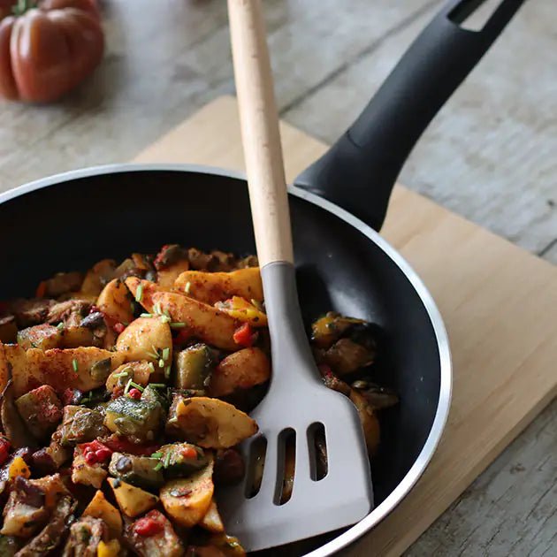 Spatule ajourée Eliott en silicone avec manche en bois - Menastyl - Spatule