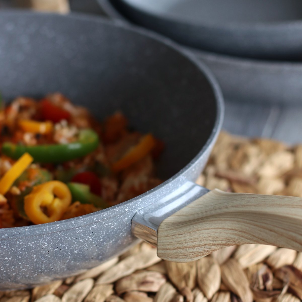 Wok Cannelle en aluminium forgé 28 cm - Menastyl - Wok